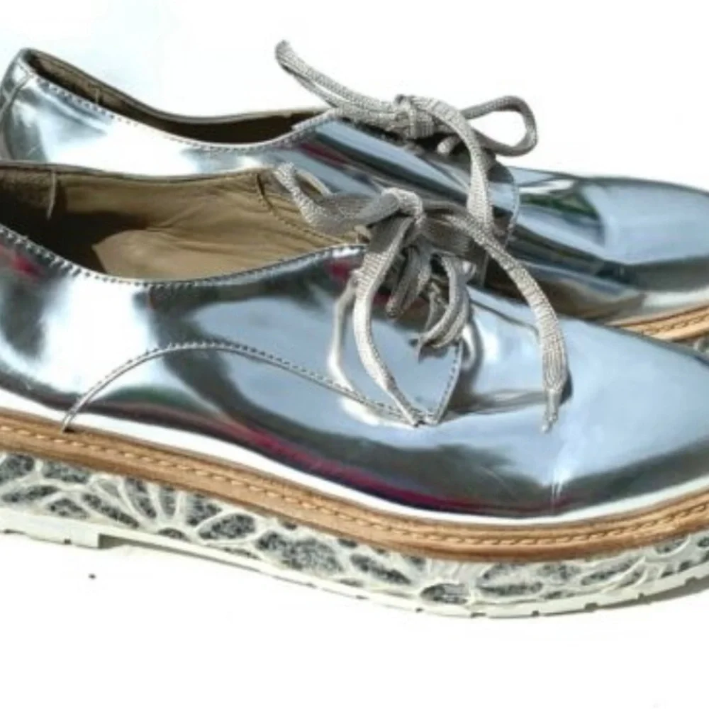 AGL Oxfords Silver Shoes - Picture 2 of 3